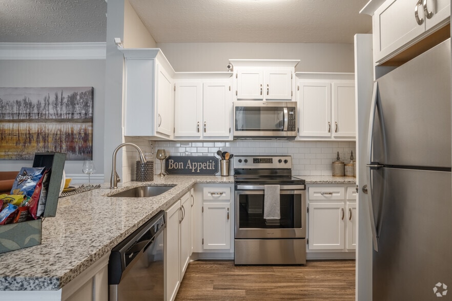 2BR, 2BA w/ Sunroom - 1,337SF - Highland - Kitchen - Avonlea Highlands