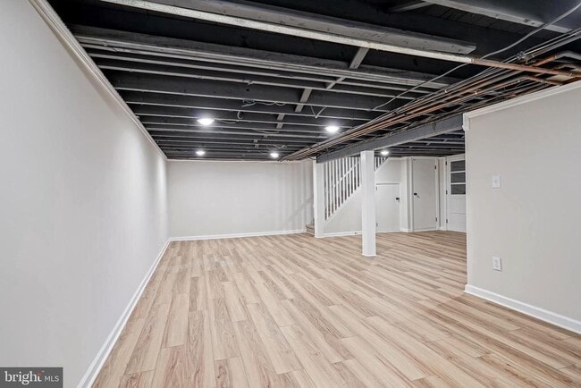 Building Photo - 10 Garfield Ave