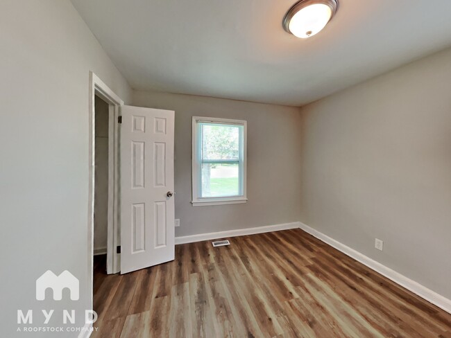 Building Photo - 505 Sinclair St
