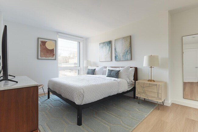 Building Photo - 1b Marshall Dr