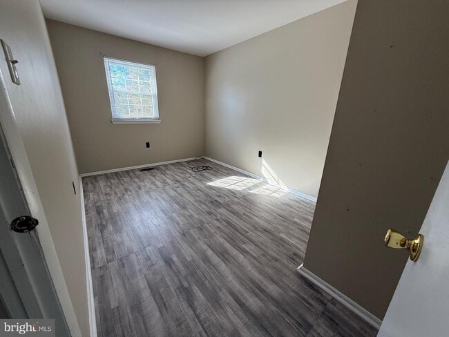 Building Photo - 34 King Charles Cir