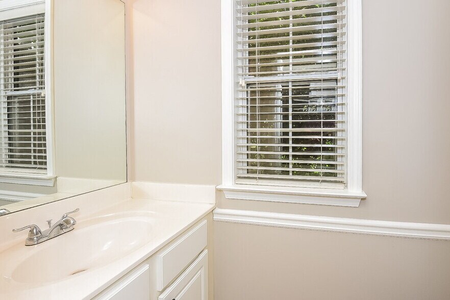 Building Photo - 4259 Pentworth Ln NW