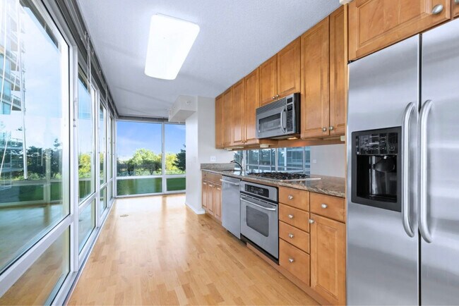 Building Photo - 9715 Woods Dr