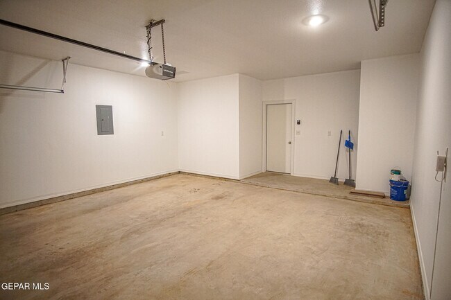 Building Photo - 1640 Brevoort St