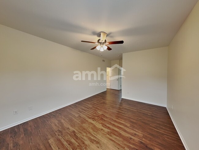 Building Photo - 210 Cherry Tree Ln