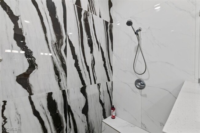 Building Photo - 2709 6th St W