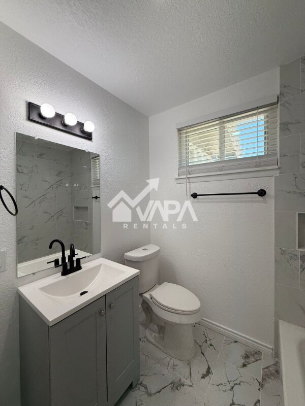 Building Photo - 5014 Benham Dr