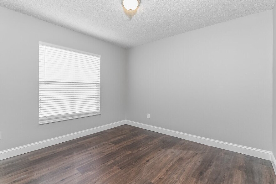 Building Photo - 1458 Eldra Dr