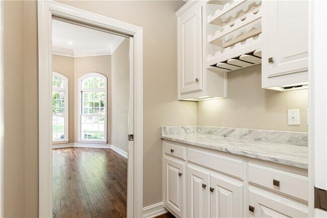 Building Photo - 9360 Nesbit Lakes Dr