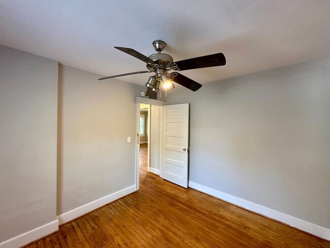 Building Photo - WILMINGTON - Sunset Park - Great location!...