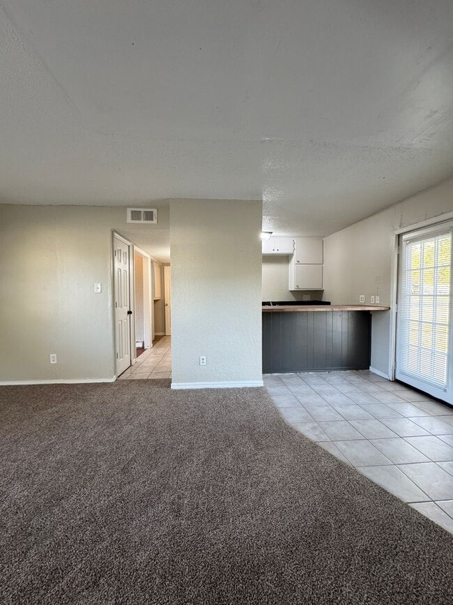 Building Photo - 1205 NW Euclid Ave