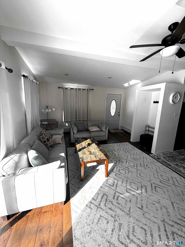 Building Photo - 541 Park Ave