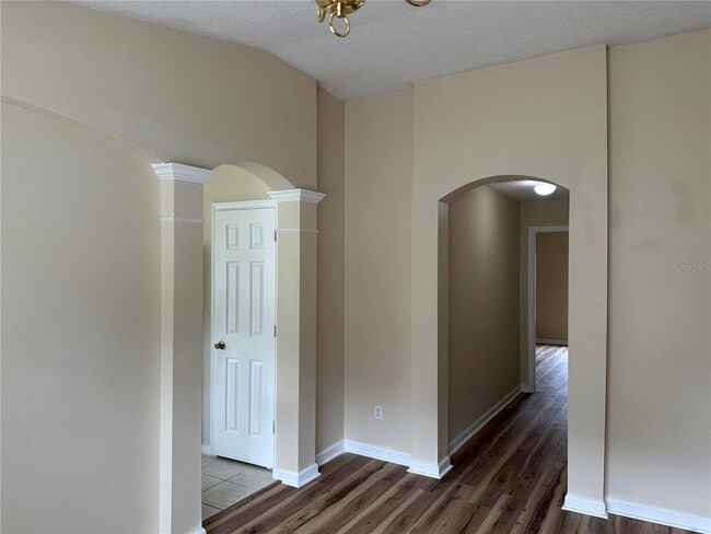 Building Photo - 1023 Cinnamon Fern Ct