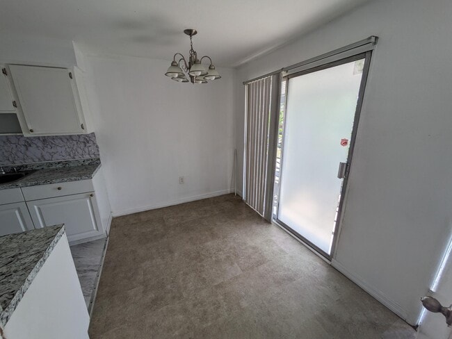 Building Photo - 140 Minna Ln