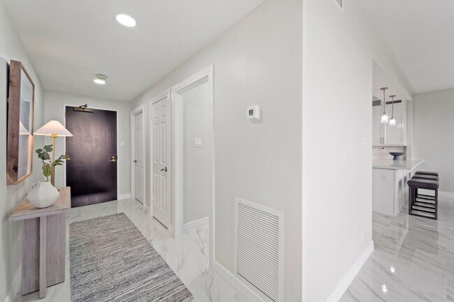 Building Photo - 651 Bering Dr
