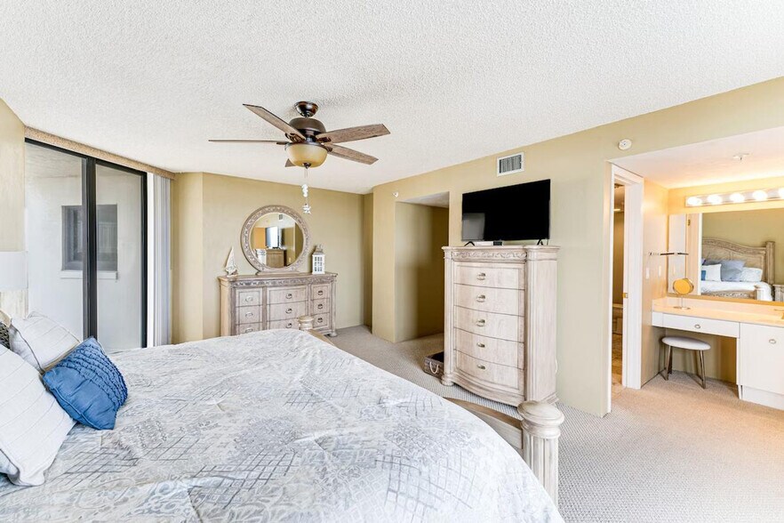 Building Photo - 3855 S Atlantic Ave