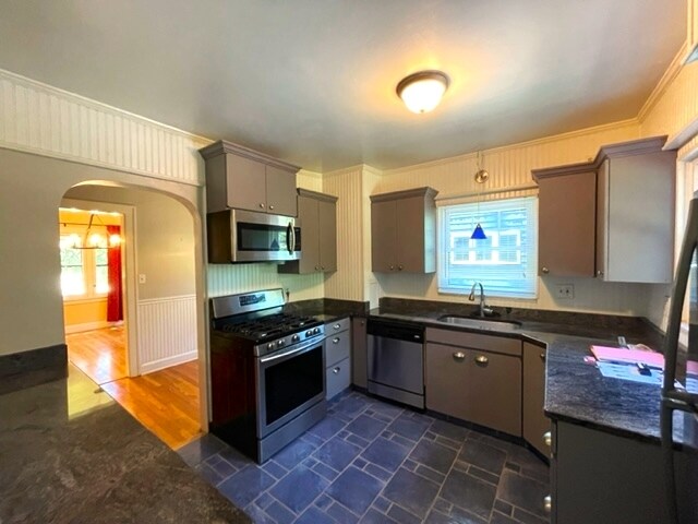 Building Photo - 3403 Dellwood Rd