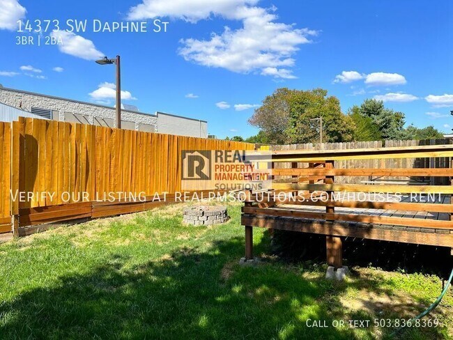 Building Photo - 14373 SW Daphne St