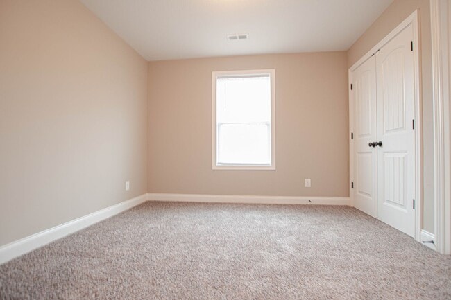 Building Photo - Pet Friendly Four Bedroom!