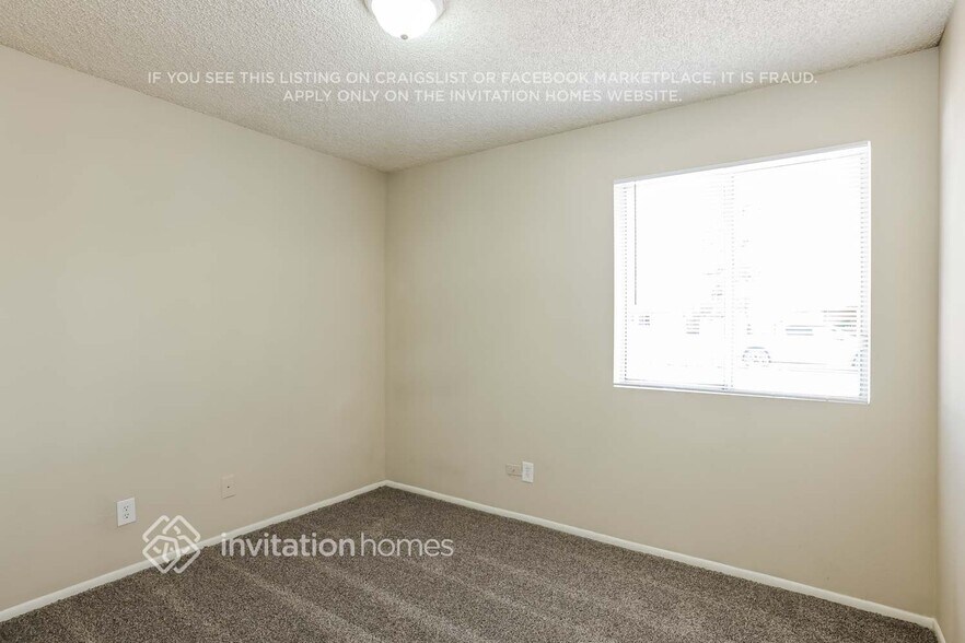 Building Photo - 1643 W Muriel Dr