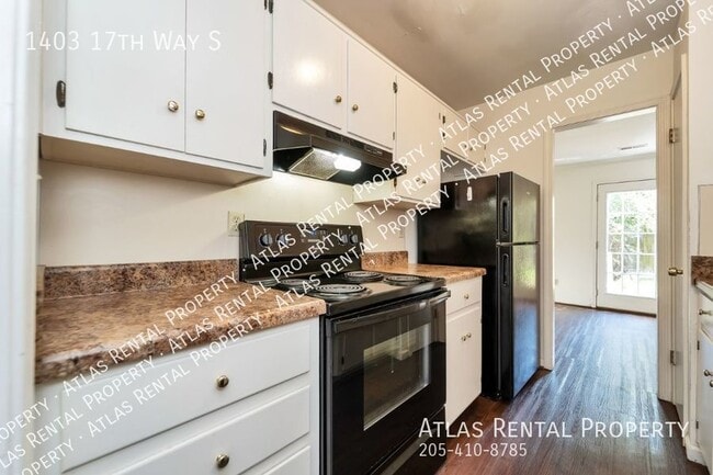 Building Photo - 1403 17th Way S
