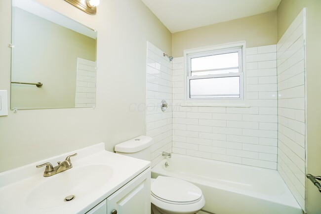 Building Photo - 2684 Glenbriar St