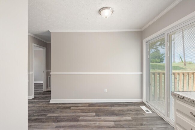 Building Photo - 2832 Vicksburg Ln