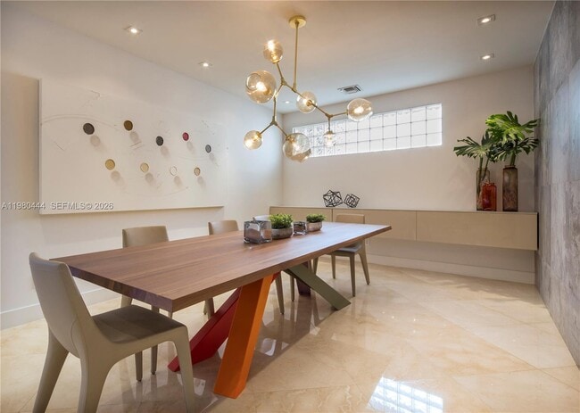 Building Photo - 1651 NE 196th St