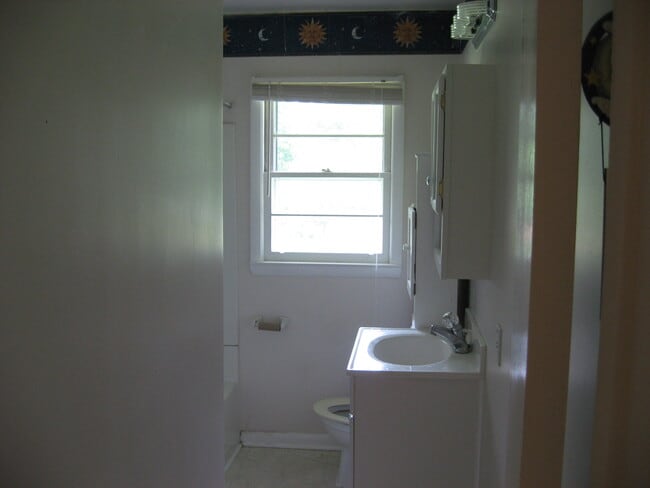Building Photo - 307 Oak Grove Rd
