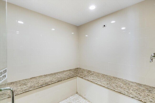 Building Photo - 3023 Alcazar Pl