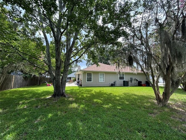 Building Photo - 11404 NW 32nd Ave