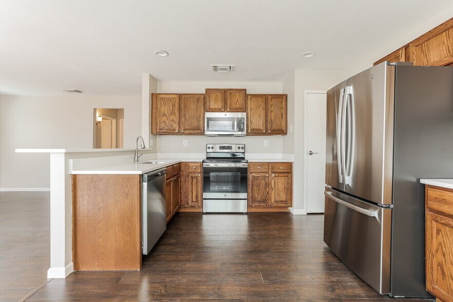 Building Photo - 2811 W Calle Del Tigre