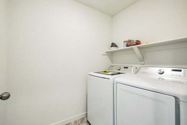 Building Photo - Spacious 4BR 3 Bath House with Basement in Erie, Boulder County (BVSD)