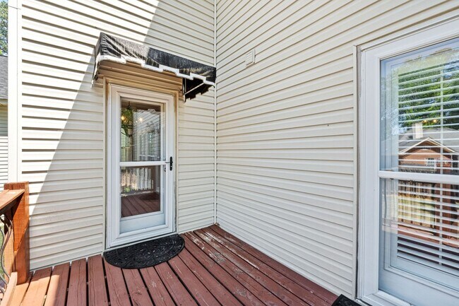 Building Photo - 299 Ashbrook Dr