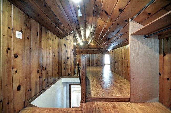 Building Photo - 5419 Longview St