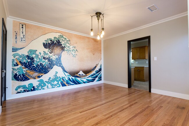 Building Photo - Charming Home in Kensington