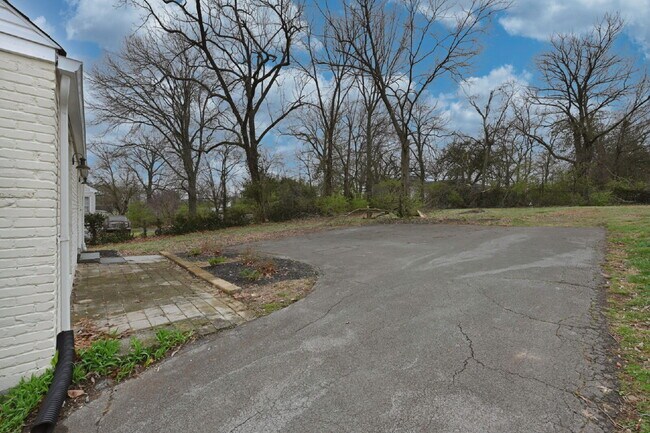 Building Photo - Renovated East Nashville Home | 3BR + Washer/Dryer + Off-Street Parking