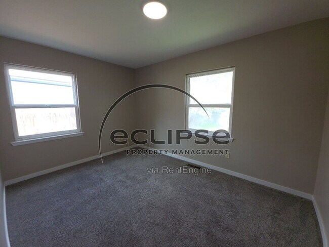 Building Photo - 721 Lee Dr