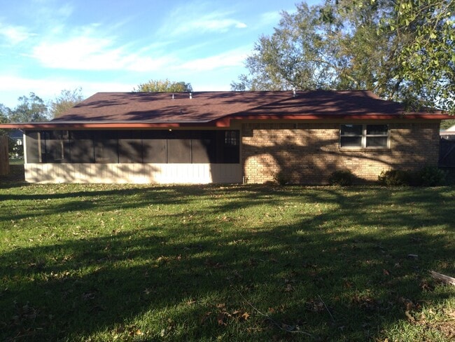 Building Photo - 1407 Plough St