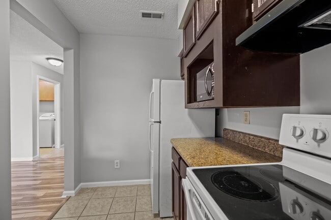 Building Photo - 2505 Stockbridge Dr