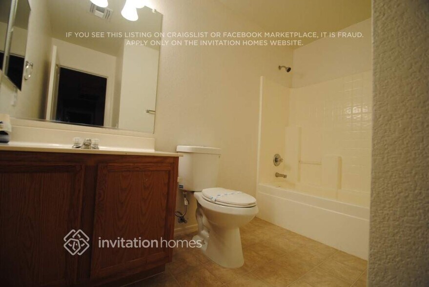 Building Photo - 8913 E Portobello Ave