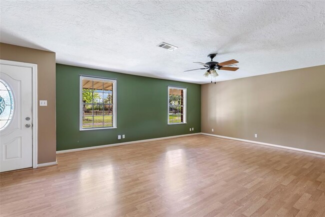 Building Photo - 27311 Kingport Dr