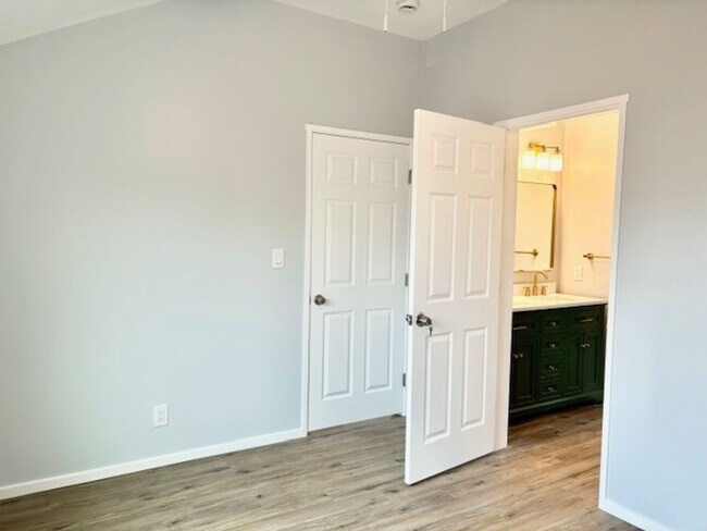 Building Photo - Terrace Ave Triplex- LT
