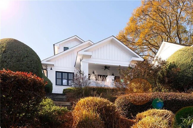 Building Photo - 636 Kennesaw Ave NE