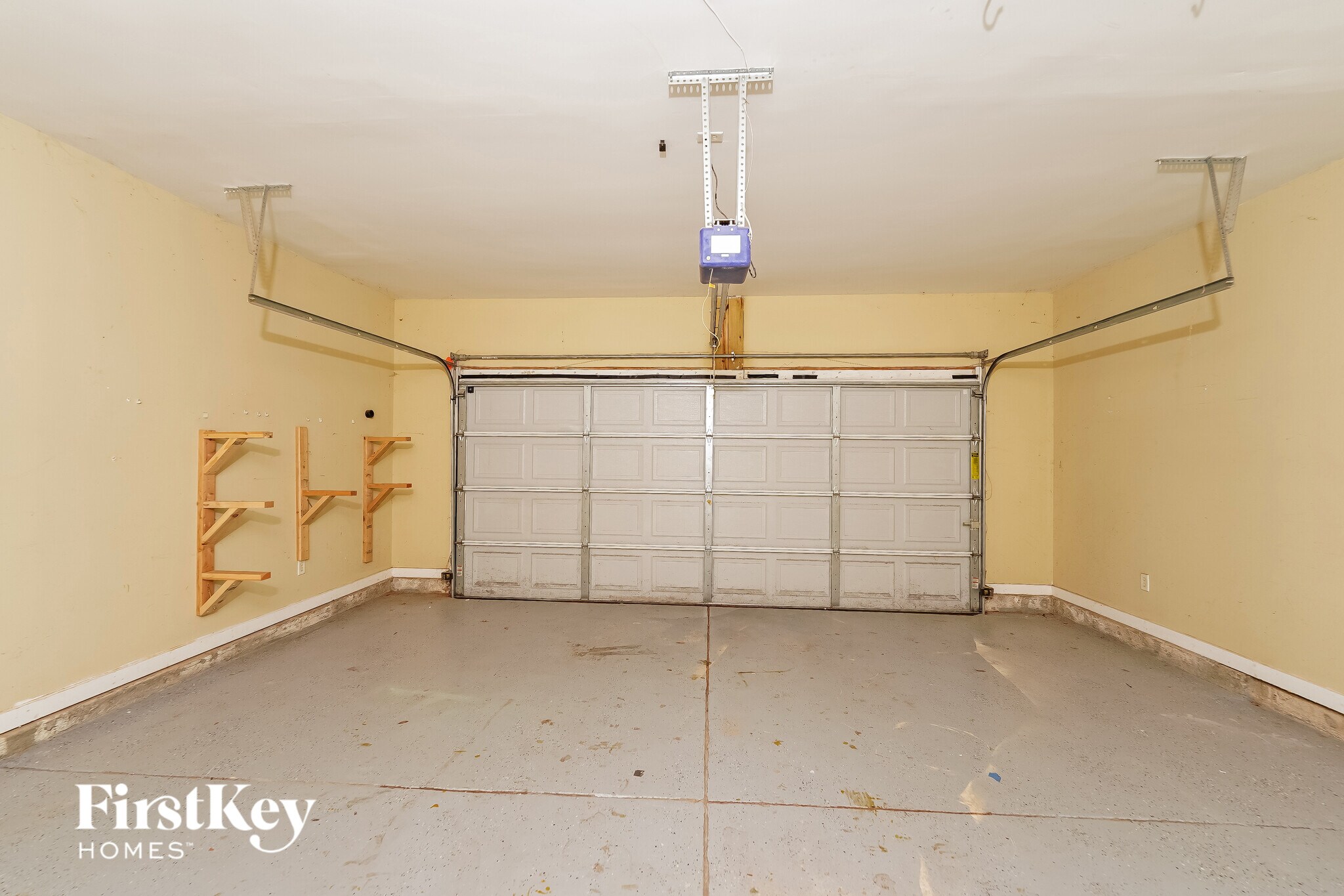 Building Photo - 995 Valley Cir