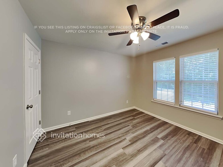 Building Photo - 3316 Continental Dr