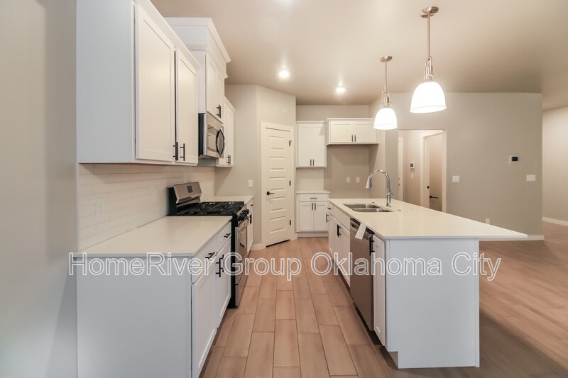 Building Photo - 501 NW 176th St