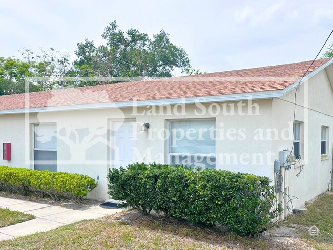 Building Photo - 5863 Charlton Dr