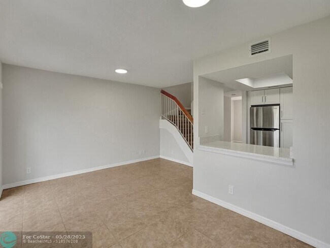 Building Photo - 8503 NW 35th Ct