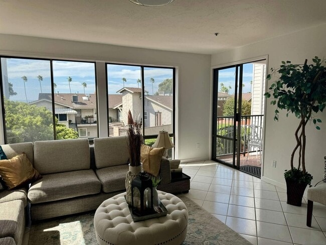 Building Photo - 8263 Camino Del Oro
